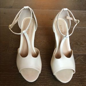 Stark White Wedges